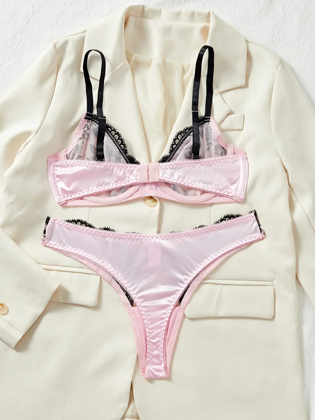 Lingerie Amber